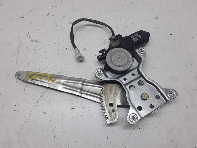 Recambio de elevalunas trasero derecho para toyota hilux 4x4 referencia OEM IAM  2 PINES 