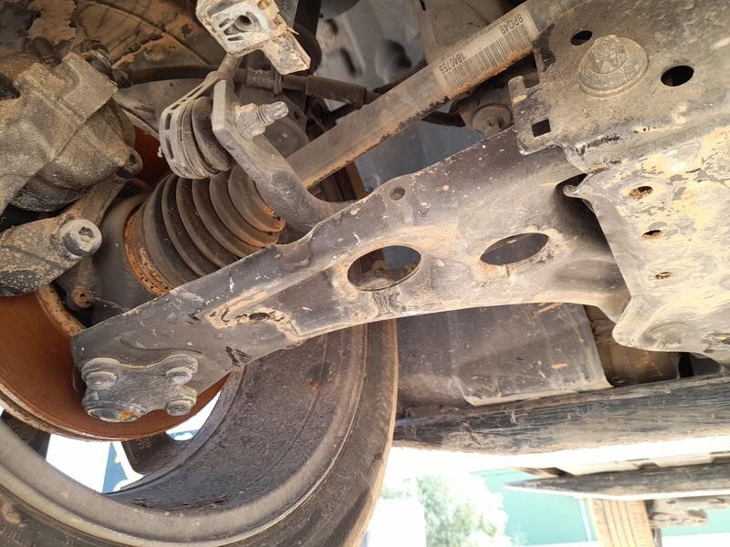 Recambio de brazo suspension inferior delantero derecho para opel corsa f (p2jo) 1.2 (68) referencia OEM IAM 9857897880  