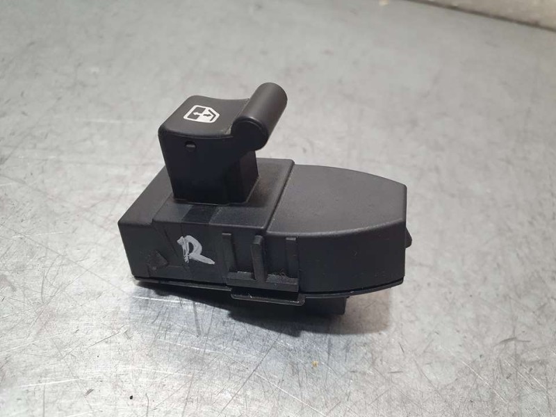 Recambio de mando elevalunas delantero derecho para alfa romeo giulietta (191) distinctive referencia OEM IAM 156150330  