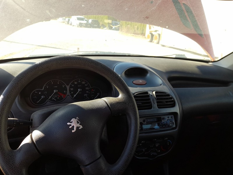 Recambio de salpicadero para peugeot 206 hatchback (2a/c) 1.4 i referencia OEM IAM 8203RJ  