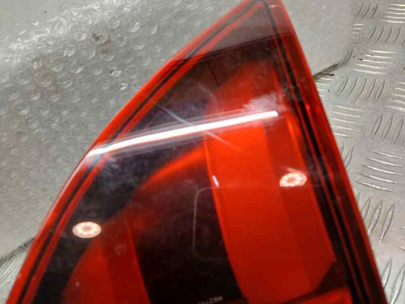 Recambio de piloto trasero derecho para peugeot 2008 (--.2013) style referencia OEM IAM 9814757280  INTERIOR FALTA EL PLASTICO L