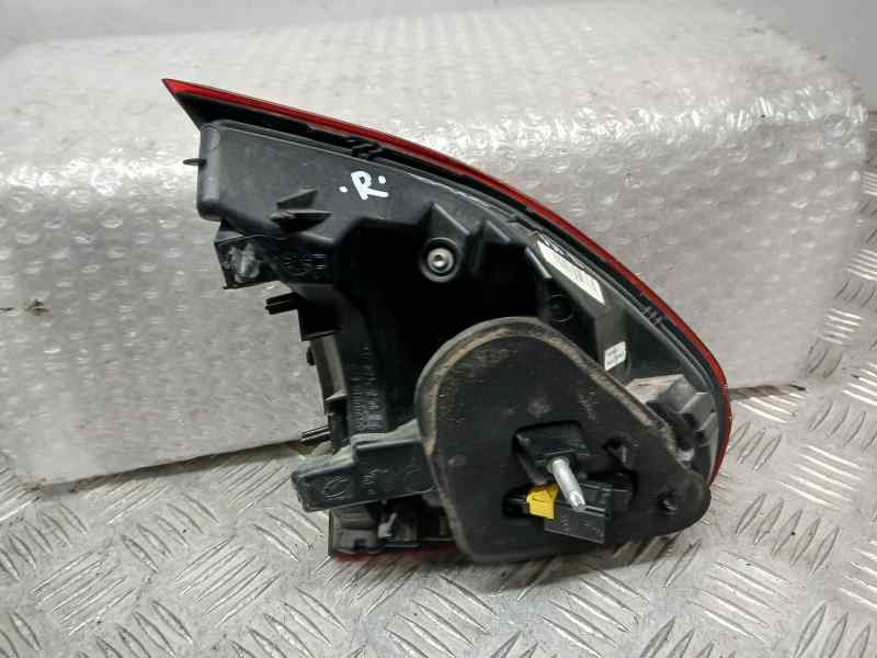 Recambio de piloto trasero derecho para peugeot 2008 (--.2013) style referencia OEM IAM 9814757280  INTERIOR FALTA EL PLASTICO L
