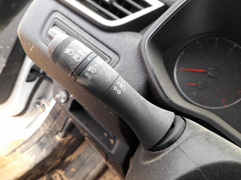 Recambio de mando luces y limpia para renault clio v (b7_) 1.0 lpg (b7mt) referencia OEM IAM   