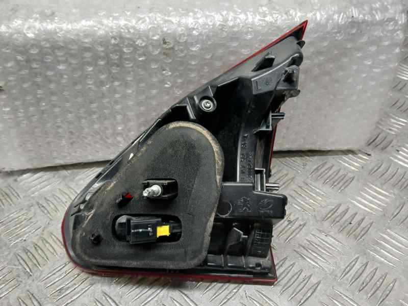 Recambio de piloto trasero izquierdo para peugeot 2008 (--.2013) style referencia OEM IAM 9814758480  INTERIOR FALTA EL PLASTICO