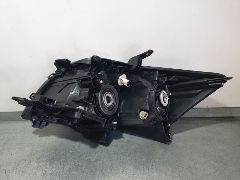 Recambio de faro derecho para toyota auris referencia OEM IAM   NUEVO