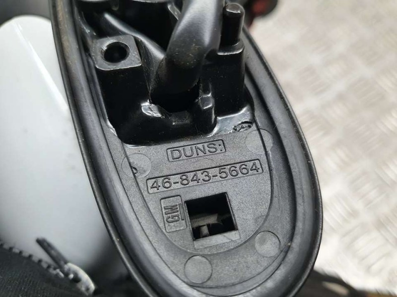 Recambio de retrovisor derecho para opel corsa d selective referencia OEM IAM 468435664  ELECTRICO 3 CABLES TOCADO