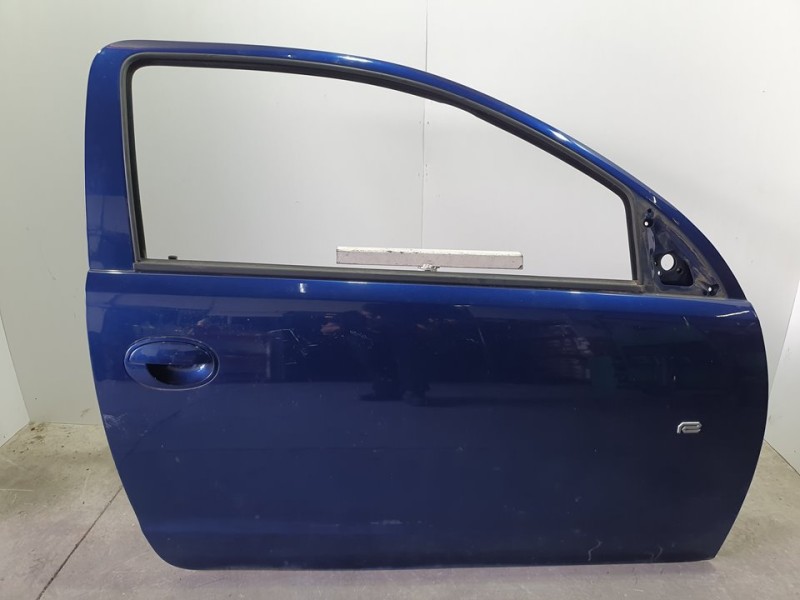 Recambio de puerta delantera derecha para opel corsa c cosmo referencia OEM IAM 13114688  