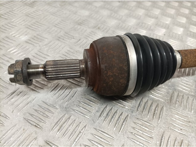 Recambio de transmision delantera izquierda para renault scenic ii authentique referencia OEM IAM 8200330413  