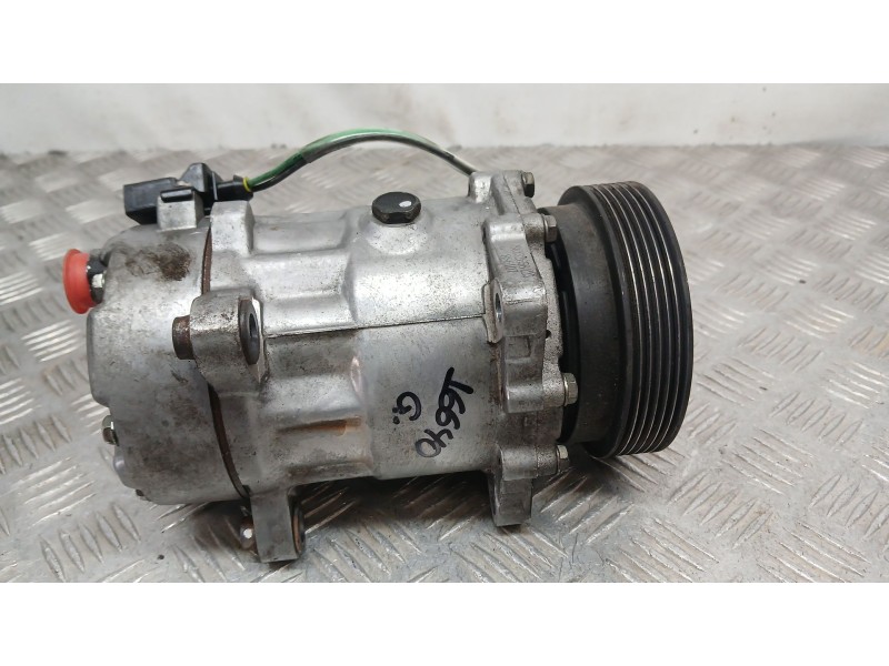 Recambio de compresor aire acondicionado para volkswagen golf iv (1j1) 1.9 tdi referencia OEM IAM HS300222 MODEL 1215 SL7V16