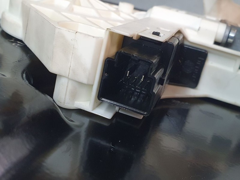 Recambio de elevalunas delantero derecho para land rover range rover sport hse referencia OEM IAM AH2223200AB  ELECTRICO 6 PINS