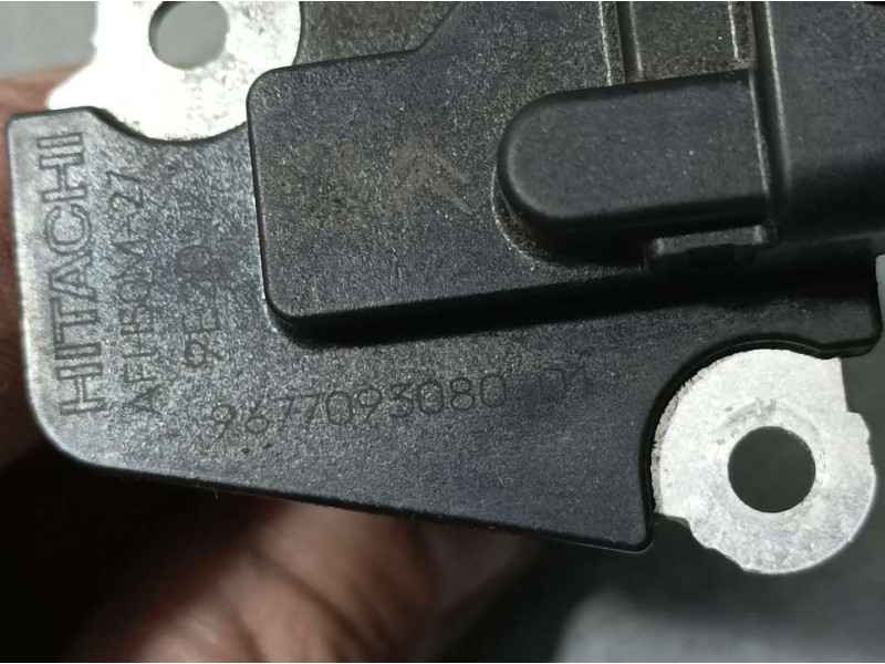 Recambio de caudalimetro para peugeot 308 allure referencia OEM IAM 9677093080 AFH50M27 HITACHI