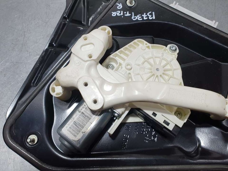 Recambio de elevalunas trasero izquierdo para land rover range rover sport hse referencia OEM IAM AH2227001AA  ELECTRICO 6 PINES