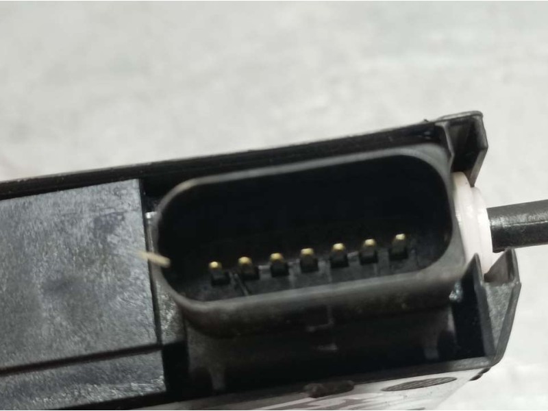 Recambio de cerradura puerta delantera izquierda para peugeot 308 allure referencia OEM IAM 9810309480  ELECTRICA