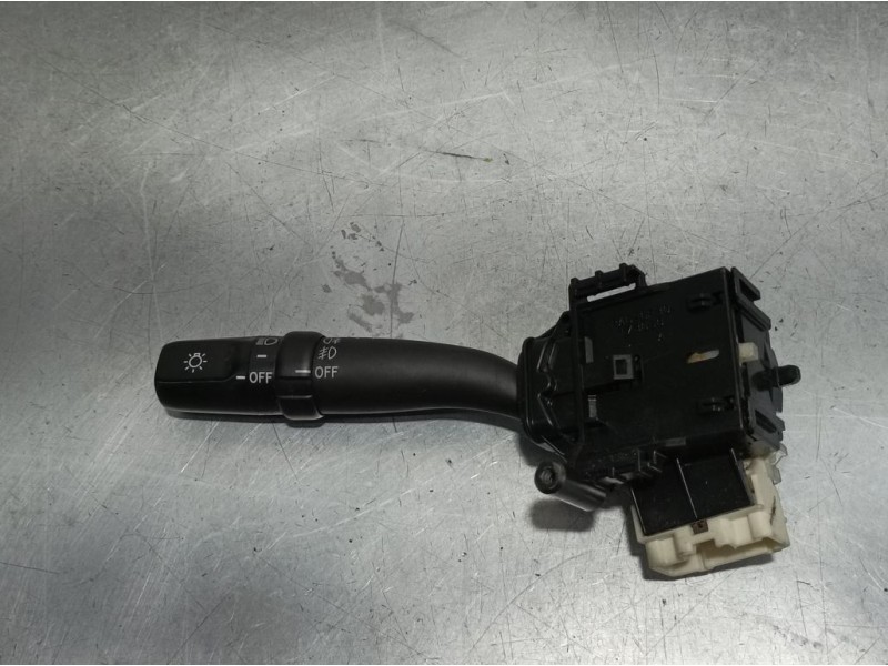 Recambio de mando luces para toyota avensis berlina (t25) 1.8 sol sedán (4-ptas.) referencia OEM IAM 8414005110  