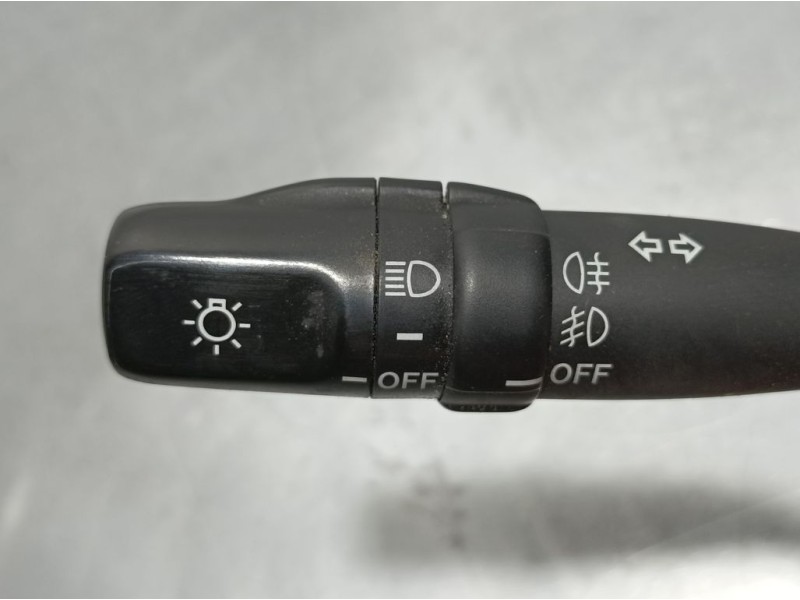 Recambio de mando luces para toyota avensis berlina (t25) 1.8 sol sedán (4-ptas.) referencia OEM IAM 8414005110  