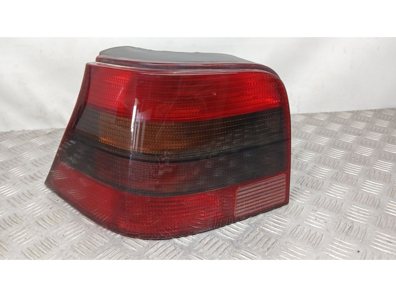 Recambio de piloto trasero izquierdo para volkswagen golf iv (1j1) 1.9 tdi referencia OEM IAM 1J6945095Q  084411981L