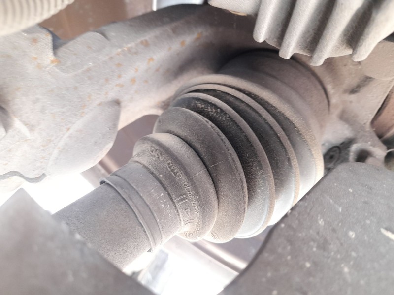 Recambio de transmision delantera izquierda para peugeot 206 hatchback (2a/c) 1.4 i referencia OEM IAM 3272CQ  