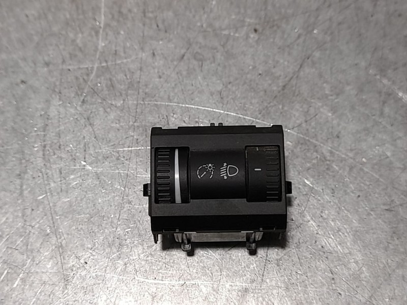 Recambio de mando multifuncion para skoda yeti experience referencia OEM IAM 5L0941333  