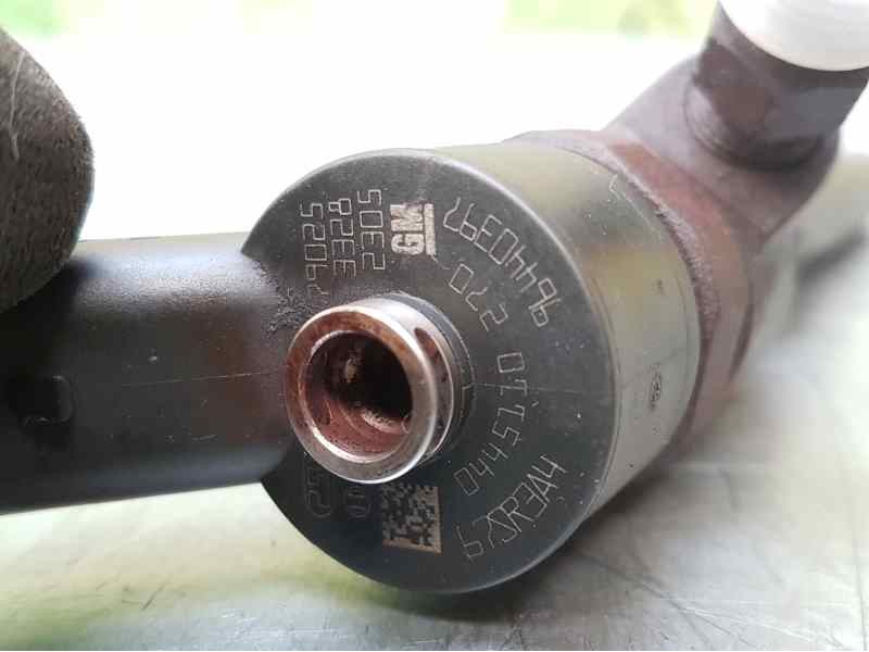Recambio de inyector para chevrolet epica 2.0 diesel cat referencia OEM IAM 96440397 0445110270 BOSCH