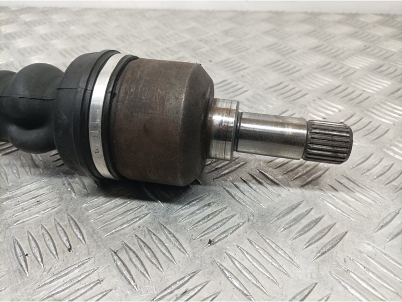 Recambio de transmision delantera izquierda para peugeot 407 sr confort referencia OEM IAM 3272GG  