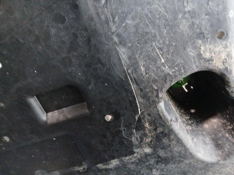 Recambio de cubrecarter para jeep avenger (j2) electric referencia OEM IAM 9847060580 DELANTERO PARTE BAJA COCHE TOCADO