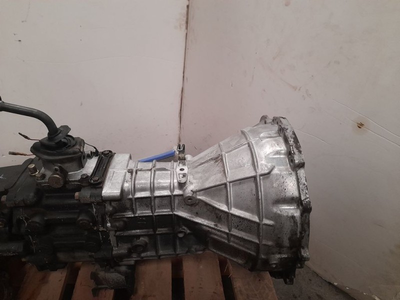 Recambio de caja cambios para ssangyong family referencia OEM IAM F94050026  5VELOCIDADES