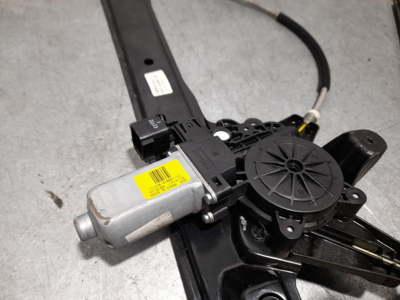 Recambio de elevalunas delantero izquierdo para ssangyong family referencia OEM IAM AM51U23201BH  ELECTRICO 6 PINES