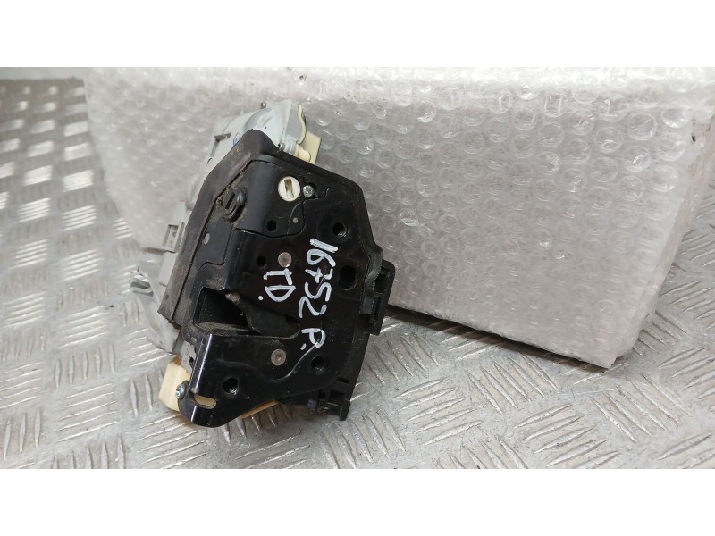 Recambio de cerradura puerta trasera derecha para volkswagen passat b6 (3c2) 2.0 tdi referencia OEM IAM 3C4839016A  