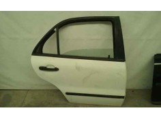 PUERTA TRASERA DERECHA CRISTAL PEQUEÑO ROTO 