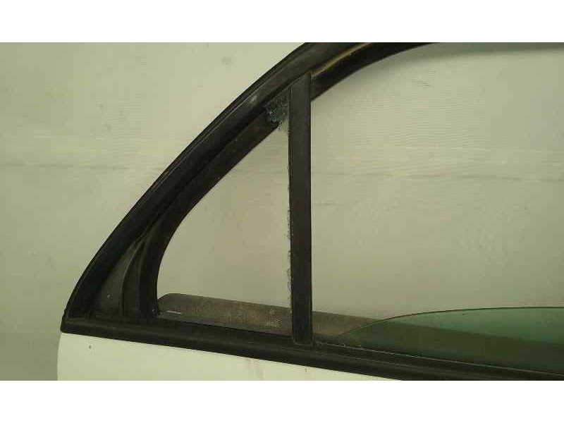 Recambio de puerta trasera derecha para fiat marea berlina (185) td 75 sx referencia OEM IAM  CRISTAL PEQUEÑO ROTO 