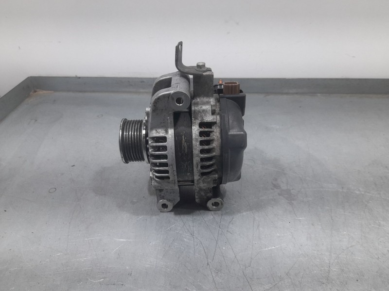 Recambio de alternador para toyota corolla verso (zer_, zze12_, r1_) 2.2 d-4d (aur10_) referencia OEM IAM 270600G011 DENSO 37068