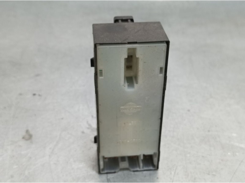 Recambio de mando elevalunas delantero derecho para nissan murano (z50) básico referencia OEM IAM 25411AX01A  