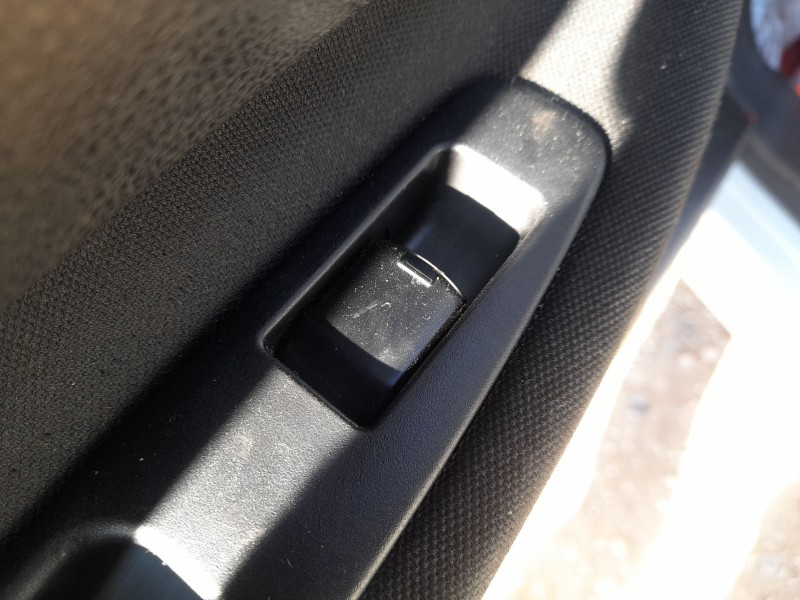 Recambio de mando elevalunas trasero izquierdo para nissan qashqai i (j10, nj10) 1.5 dci referencia OEM IAM 25411BR00A  