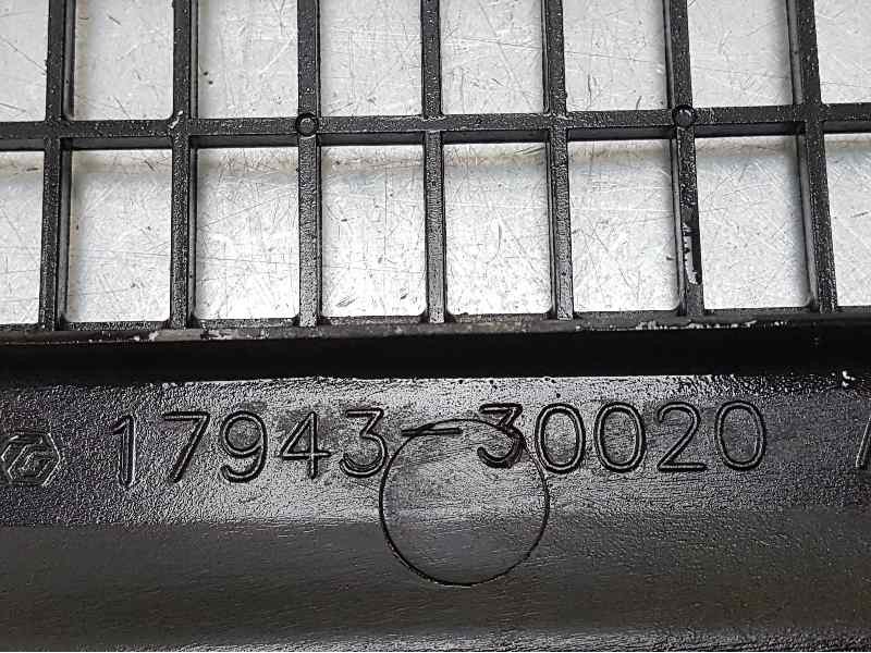 Recambio de tapa motor para toyota land cruiser (j12) 3.0 d4-d vx referencia OEM IAM 1794330020  