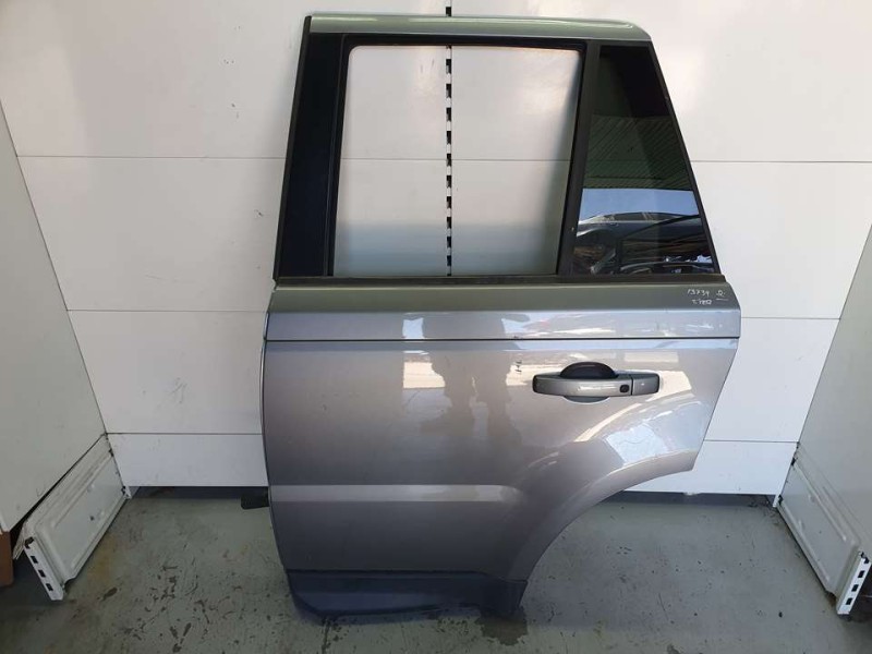 Recambio de puerta trasera izquierda para land rover range rover sport hse referencia OEM IAM BFA790090  TOCADA