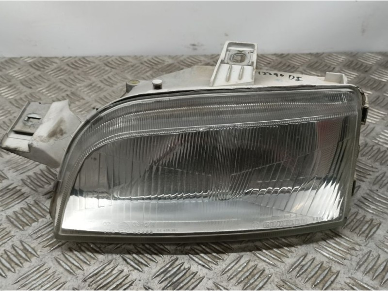 Recambio de faro izquierdo para fiat punto berl. (176) 60 sx referencia OEM IAM 36470748  CARELLO PATA TOCADA