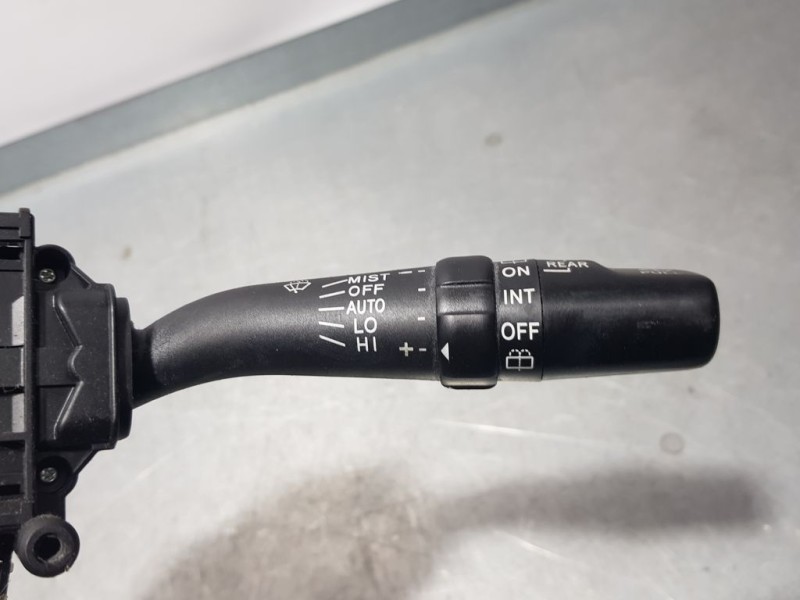 Recambio de mando limpia para toyota corolla verso (r1) 2.2 d-4d luna referencia OEM IAM 8465205170  