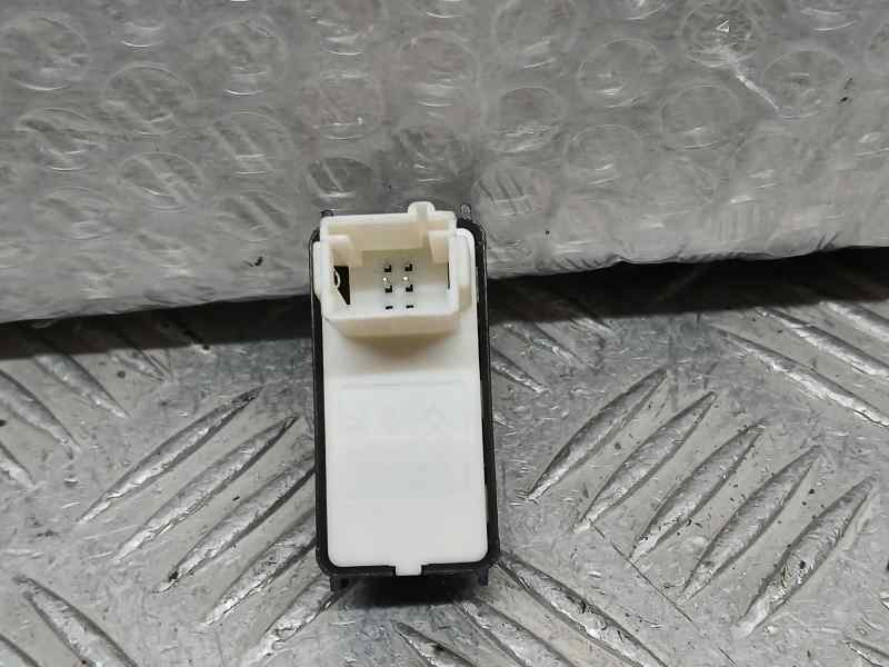 Recambio de mando elevalunas trasero derecho para peugeot 2008 (p1) allure referencia OEM IAM 98044803ZD  