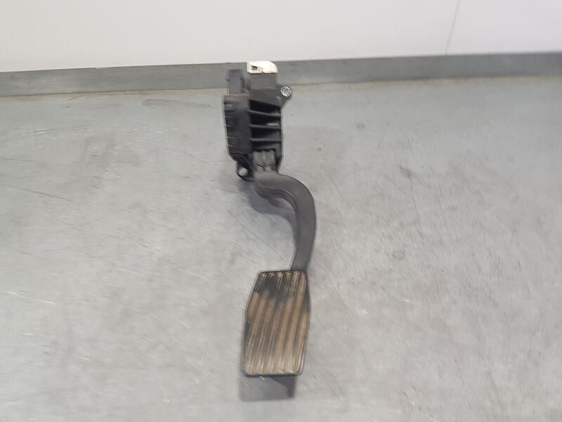 Recambio de potenciometro pedal para opel corsa d selective referencia OEM IAM 13305804  