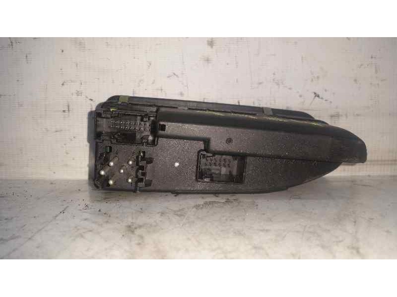 Recambio de mando elevalunas delantero izquierdo para bmw serie 5 berlina (e39) 525d referencia OEM IAM 03725070 61318368987 LK