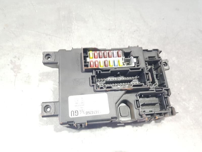 Recambio de caja reles / fusibles para opel corsa d selective referencia OEM IAM 13424260  
