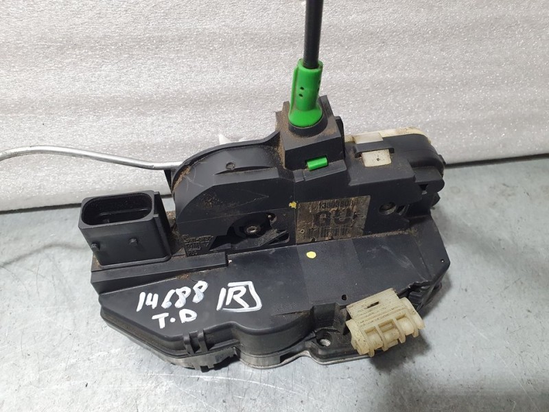 Recambio de cerradura puerta trasera derecha para opel astra j lim. cosmo referencia OEM IAM 13503808  6 PINES