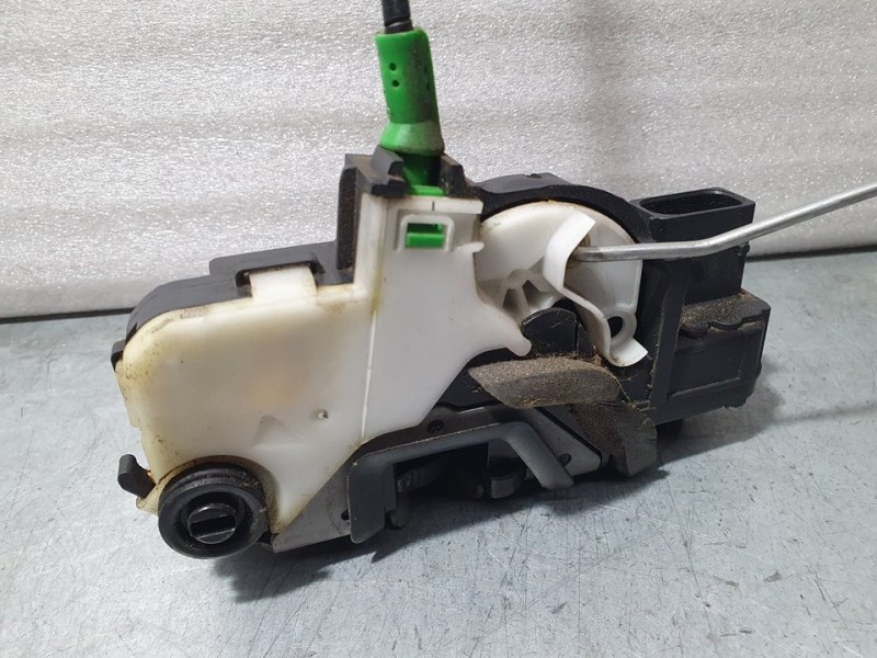 Recambio de cerradura puerta trasera derecha para opel astra j lim. cosmo referencia OEM IAM 13503808  6 PINES