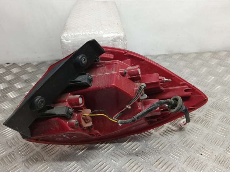 Recambio de piloto trasero izquierdo para kia ceed business referencia OEM IAM 92401A20  EXTERIOR