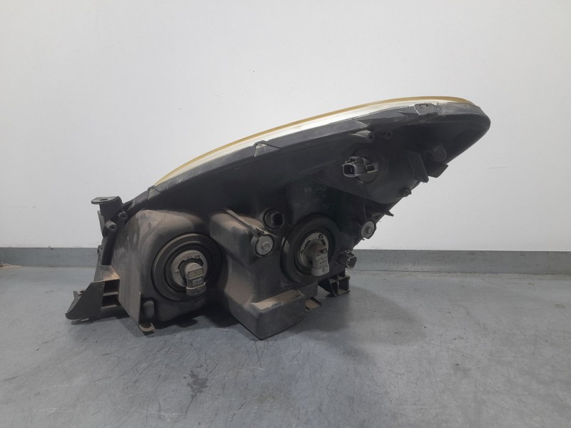 Recambio de faro derecho para toyota corolla verso (zer_, zze12_, r1_) 2.2 d-4d (aur10_) referencia OEM IAM 811300F010 STANLEY 7