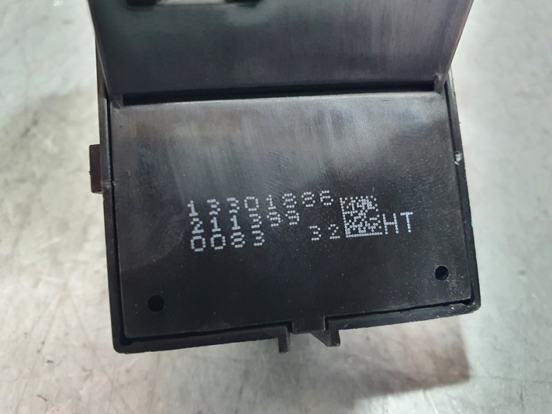 Recambio de mando elevalunas delantero derecho para opel astra j lim. cosmo referencia OEM IAM 13301886  