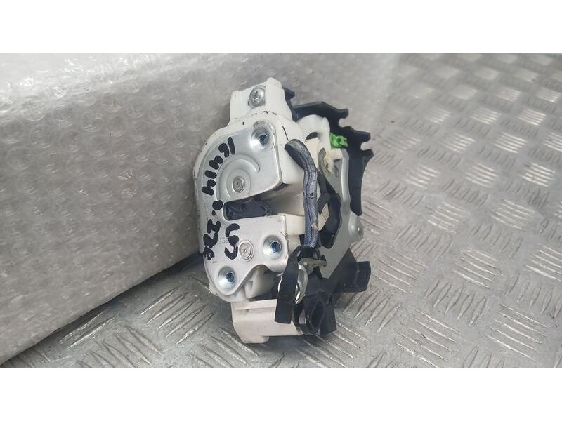 Recambio de cerradura puerta delantera izquierda para mitsubishi lancer sportback (cx) invite referencia OEM IAM 5715A421  