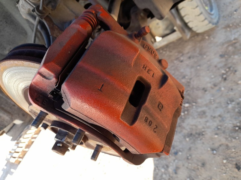 Recambio de pinza freno delantera derecha para nissan qashqai i (j10, nj10) 1.5 dci referencia OEM IAM 41001JD00A  