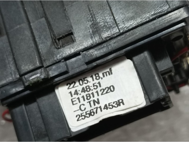 Recambio de mando limpia para dacia sandero comfort referencia OEM IAM 255671453R  