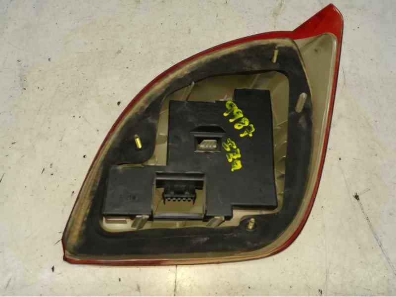 Recambio de piloto trasero izquierdo para ford fiesta berlina quarz referencia OEM IAM   